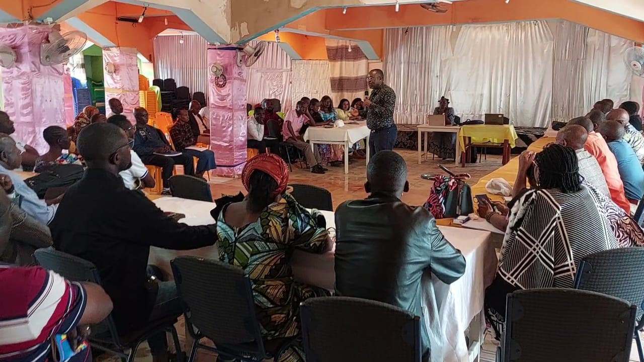 SEANCE DE TRAVAIL DU COORDONNATEUR NATIONAL DE CONAFOHD AVEC LES 42 ONG LOCALES ET NATIONALES BASEES A UVIRA SUR LE PROCESSUS DE LEUR INTEGRATION DANS CONAFOHD A TRAVERS CCONAT PAR LA MISE EN PLACE D’UNE CELLULE CCONAT UVIRA